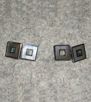 WSTNR20145: Grey and Coloured Mother of Pearl, White Gold