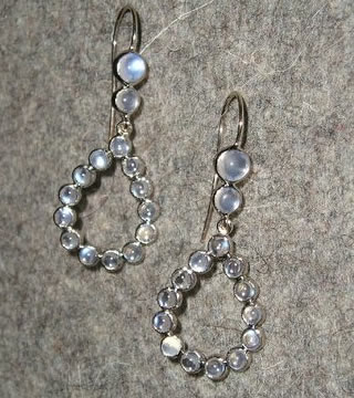 WSTNR20126: Moonstone, White Gold 750