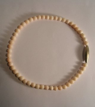 WSTNR20113: Japanese Coral, White Gold 750