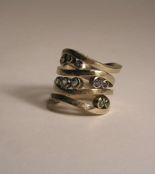 WSTNR20104: Coloured Stone, White Gold 750